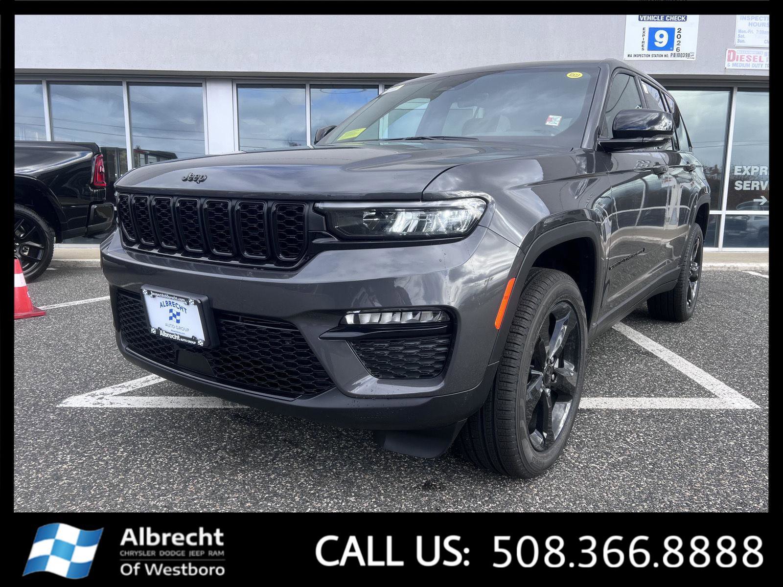 New 2025 Jeep Grand Cherokee Limited w/ Black Appearance Package