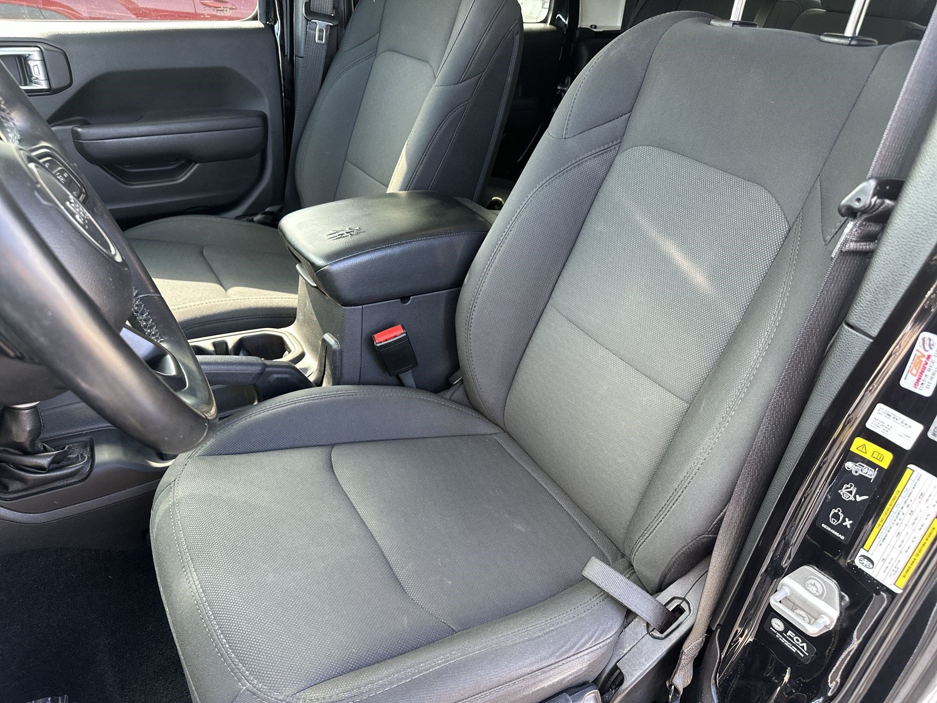 Used 2022 Jeep Gladiator Sport AWD/4WD image 13