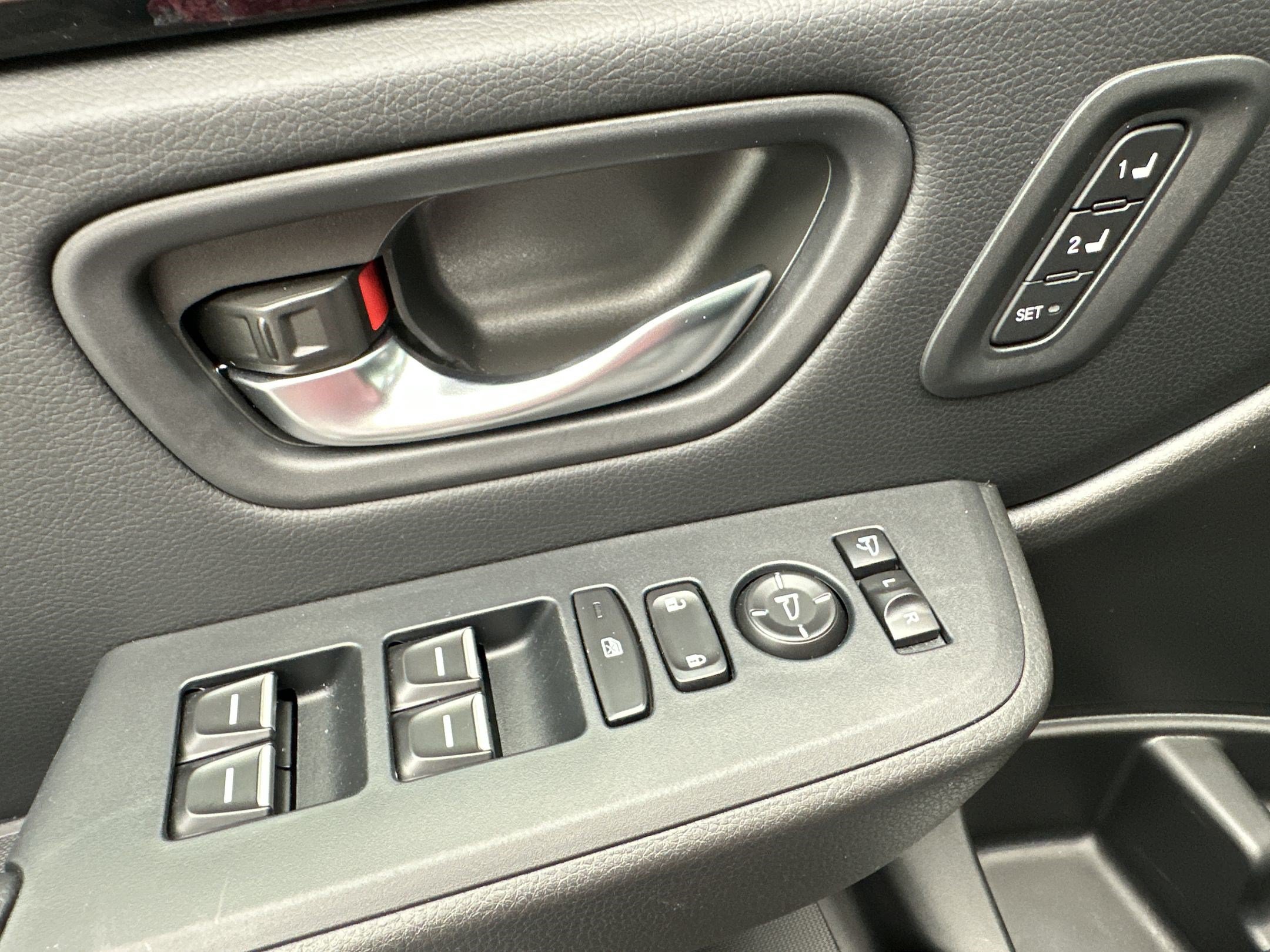 Used 2025 Honda Pilot TrailSport image 26