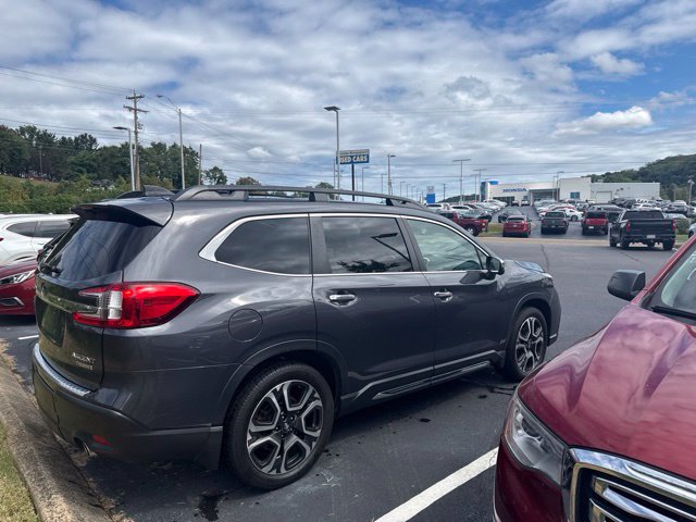 Used 2023 Subaru Ascent Touring AWD/4WD image 5