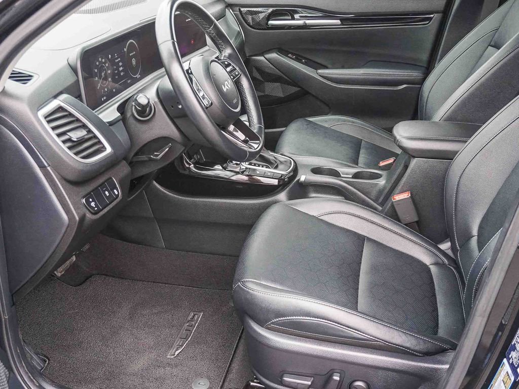 Certified 2024 Kia Seltos EX FWD image 18