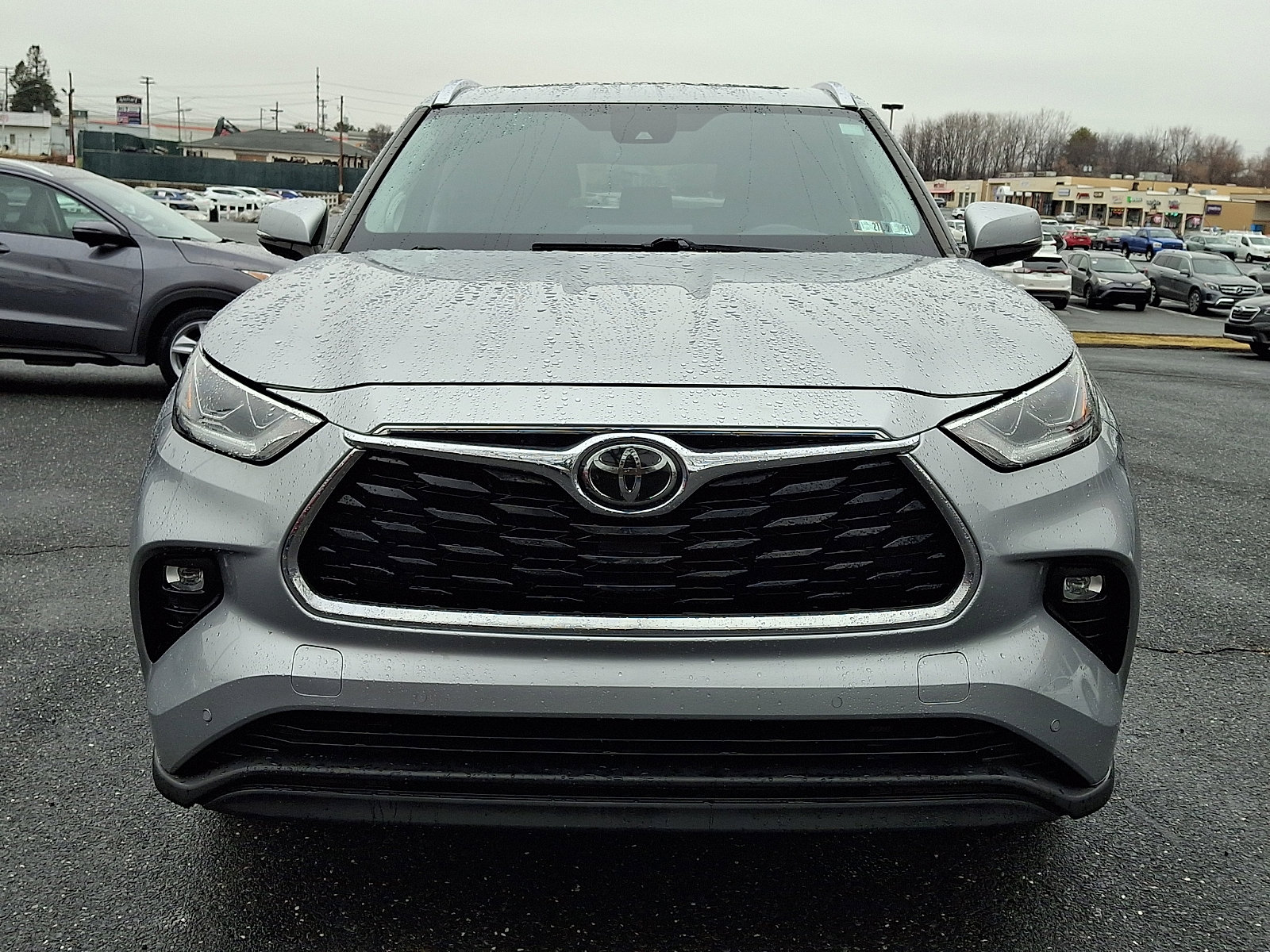 Used 2020 Toyota Highlander Limited image 2