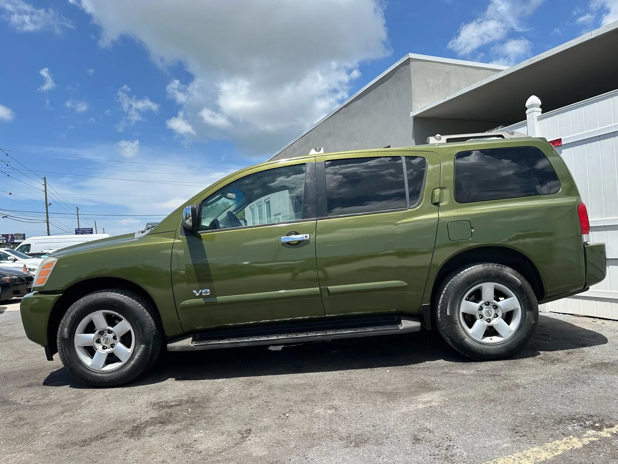 Used 2006 Nissan Armada SE w/ (H01) Bose Pkg AWD/4WD image 2