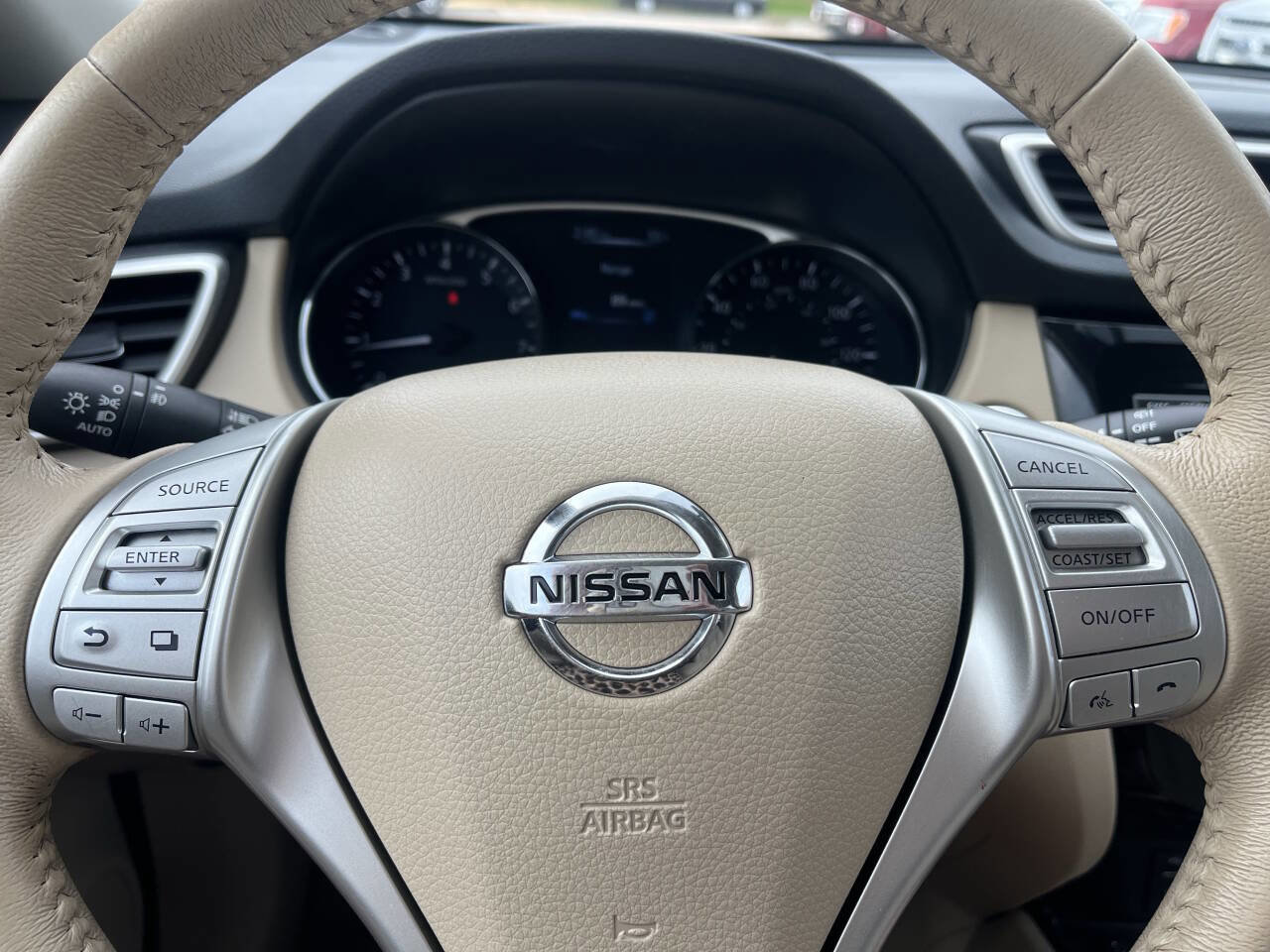 Used 2014 Nissan Rogue SL image 26