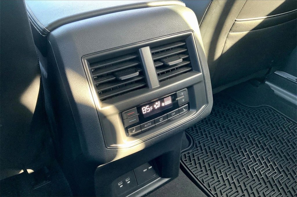 Used 2022 Volkswagen Atlas SEL Premium image 33