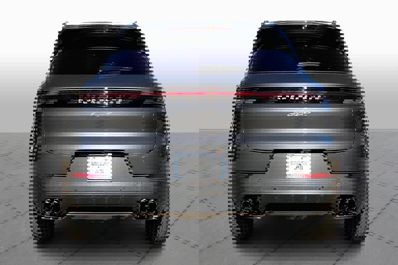 Used 2024 Porsche Cayenne S image 5