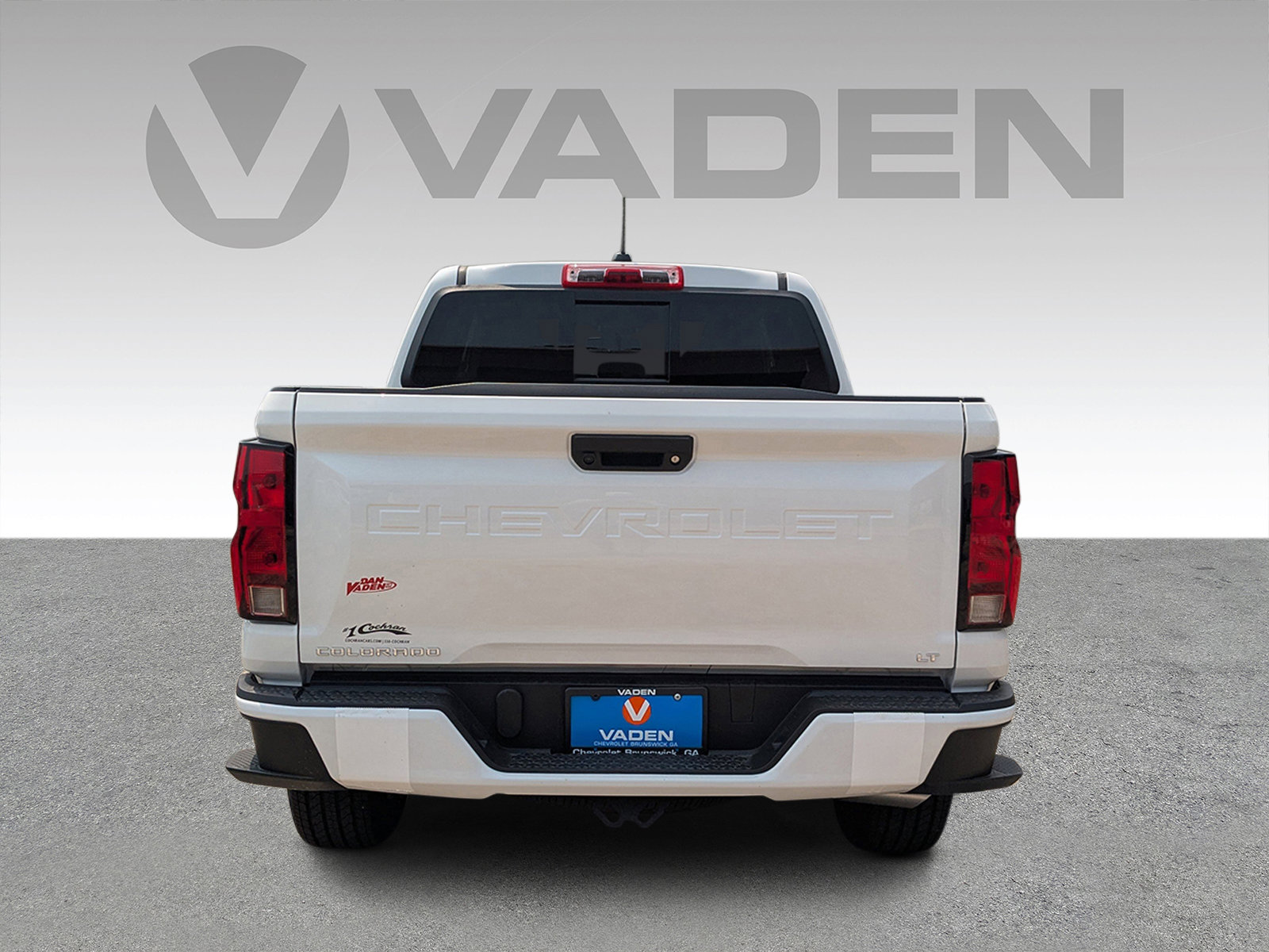 Used 2024 Chevrolet Colorado LT w/ LT Convenience Package II image 20