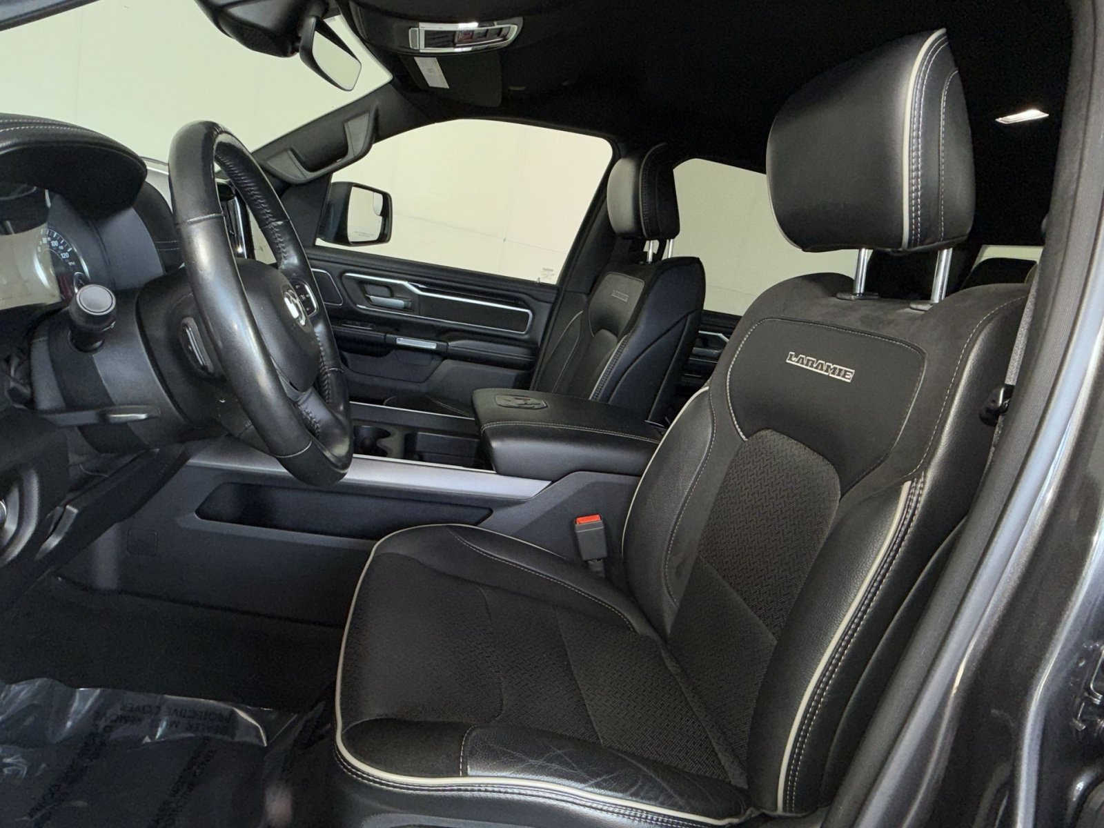 Used 2020 RAM 1500 Laramie AWD/4WD image 13