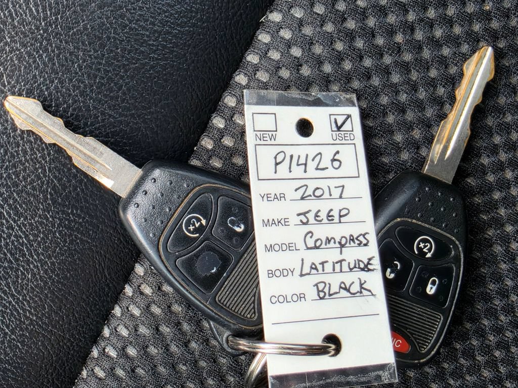 Used 2017 Jeep Compass Latitude AWD/4WD image 47