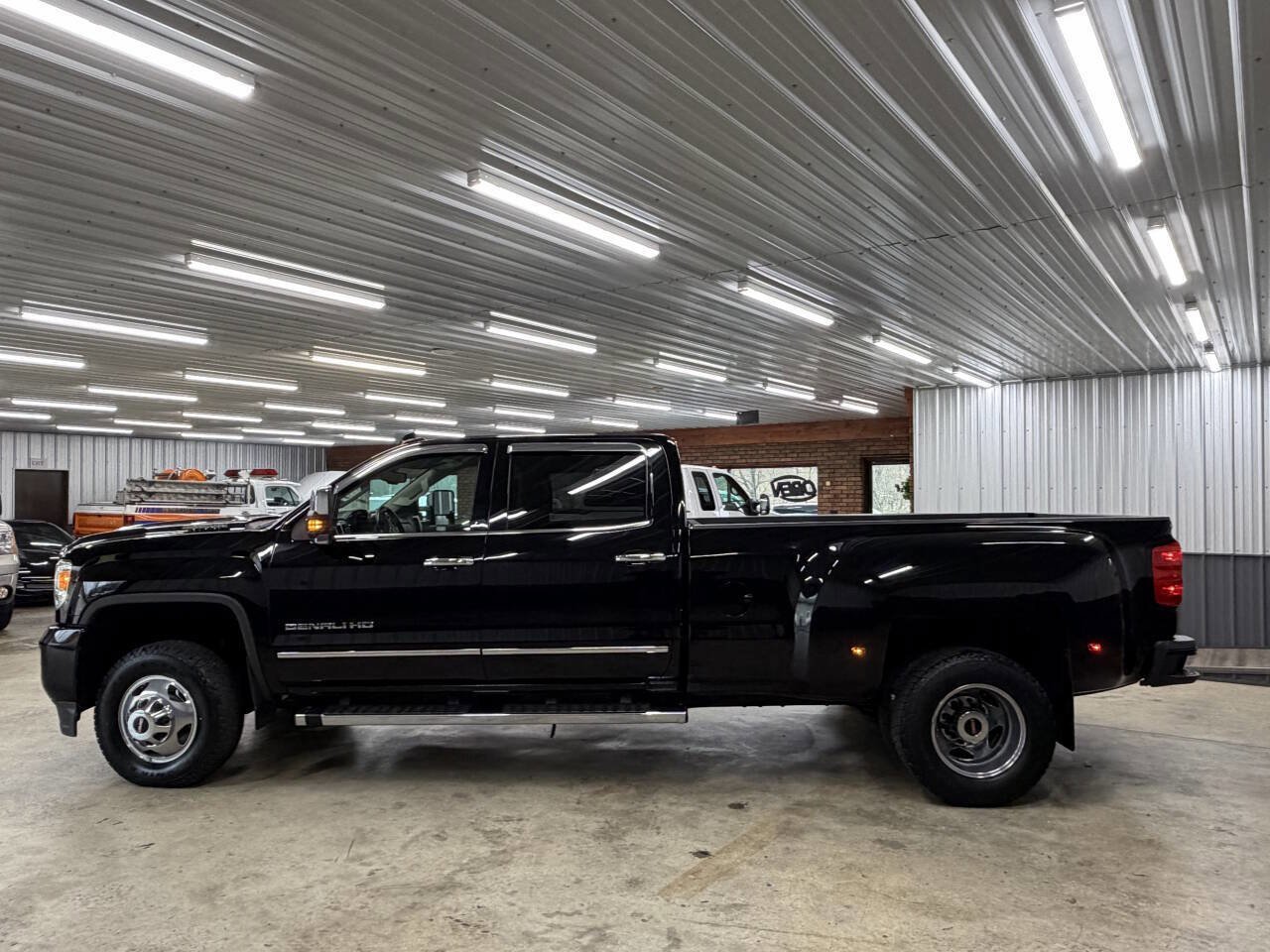 Used 2019 GMC Sierra 3500 Denali w/ Duramax Plus Package image 3