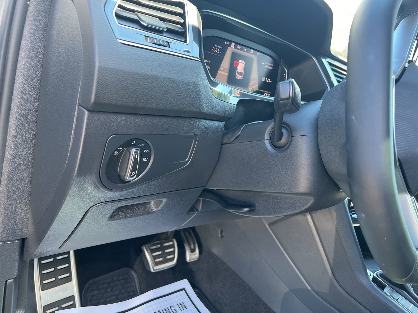 Used 2022 Volkswagen Tiguan SEL R-Line image 20