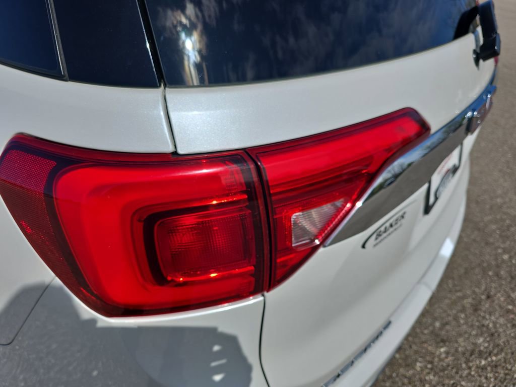 Used 2017 GMC Acadia Denali w/ Technology Package AWD/4WD image 38