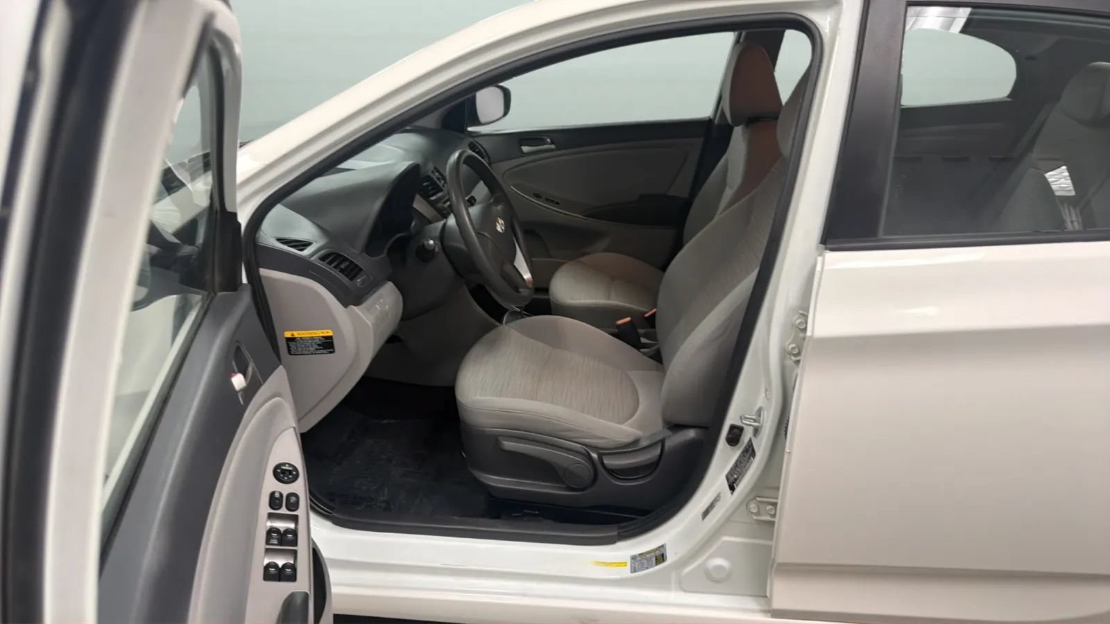 Used 2016 Hyundai Accent SE FWD image 19