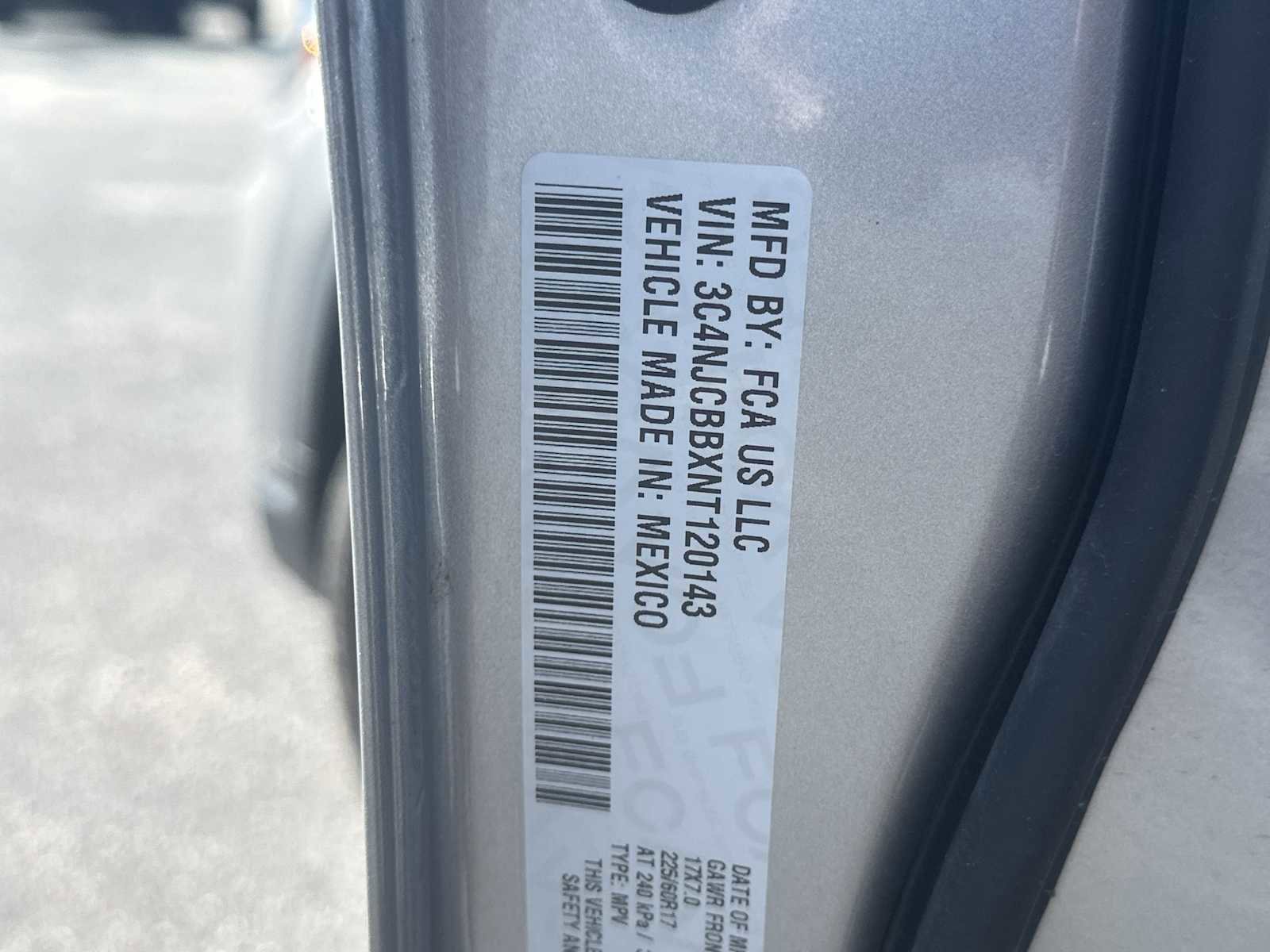 Used 2022 Jeep Compass Latitude w/ Sun and Sound Group image 28