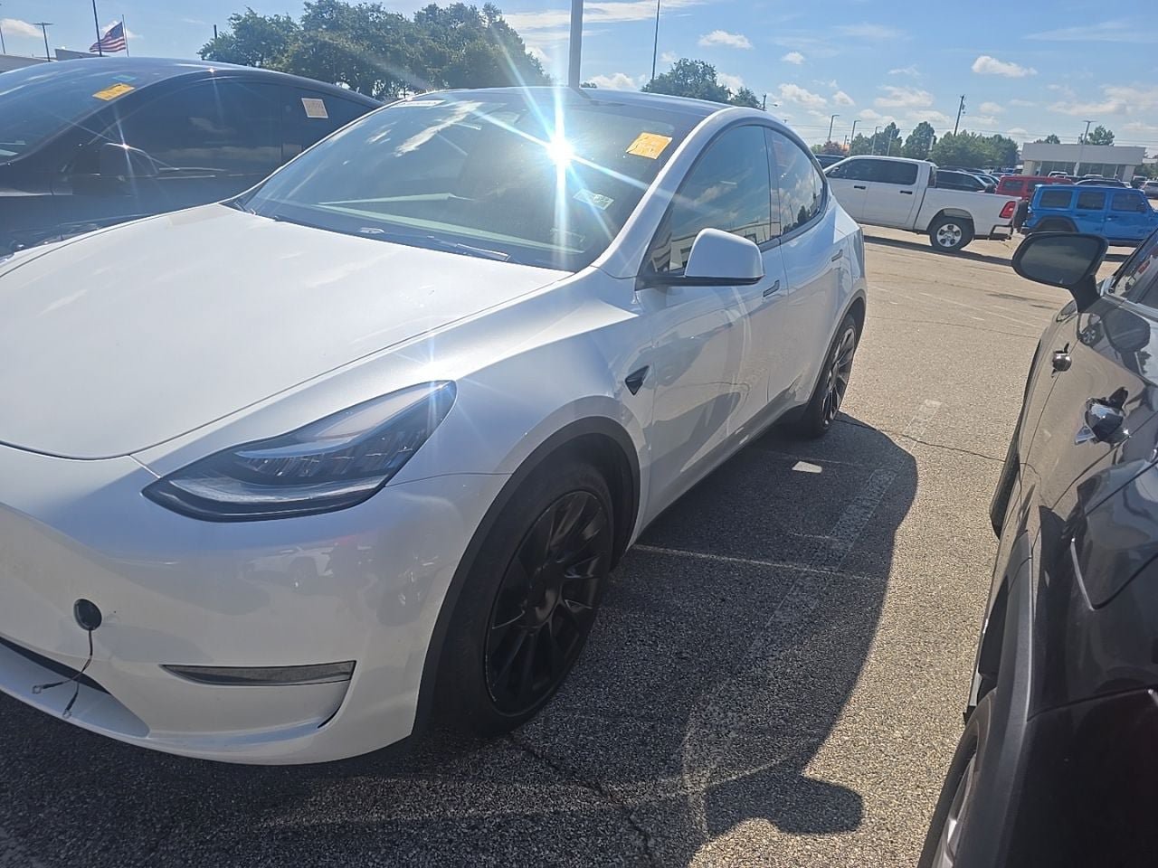 Used 2023 Tesla Model Y Long Range AWD/4WD image 1