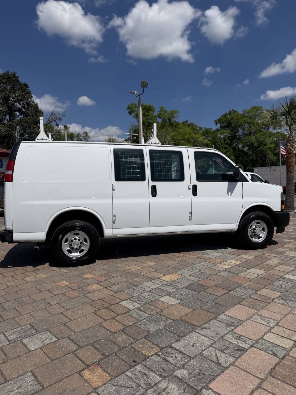 Used 2020 Chevrolet Express 2500 w/ Driver Convenience Package RWD image 5