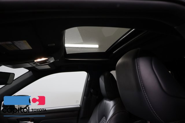 Used 2025 Toyota Highlander XSE AWD/4WD image 13