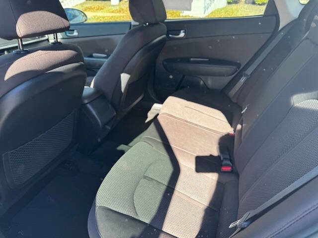 Used 2019 Kia Optima LX image 17