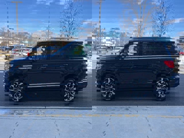 Used 2021 Lincoln Navigator Reserve w/ Luxury Package image 4