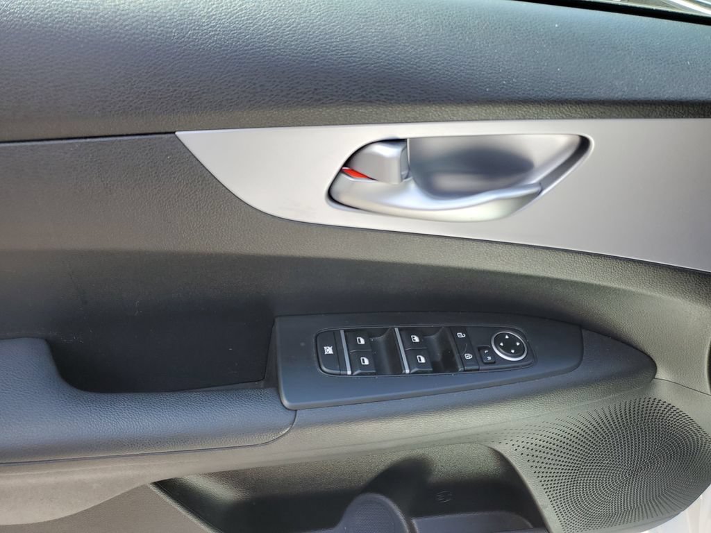 Certified 2022 Kia Forte LXS w/ LXS Technology Package FWD image 20