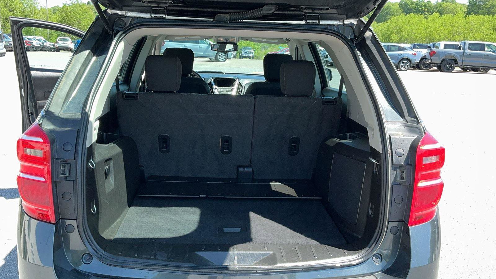 Used 2017 Chevrolet Equinox LS AWD/4WD image 24