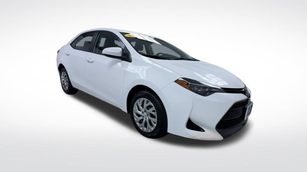Used 2017 Toyota Corolla LE w/ Carpet Mat Package (TMS) FWD image 2