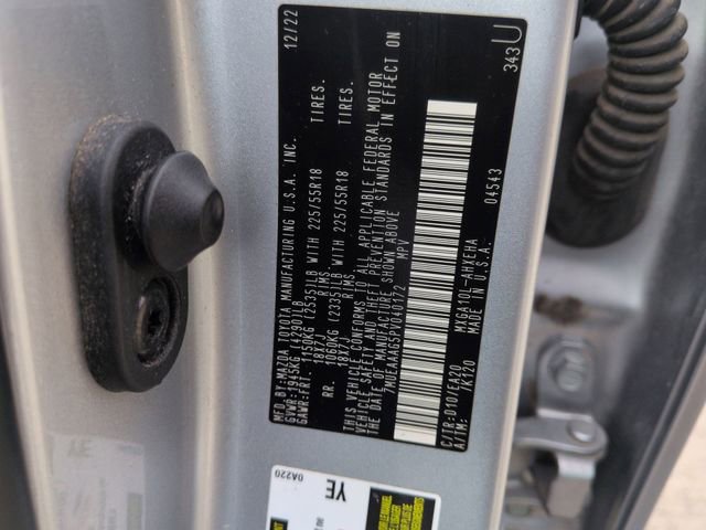 Used 2023 Toyota Corolla Cross XLE image 31