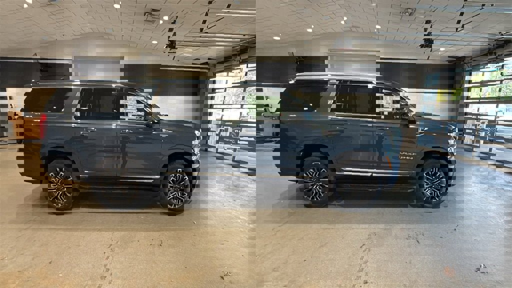 New 2026 GMC Yukon XL Elevation image 8