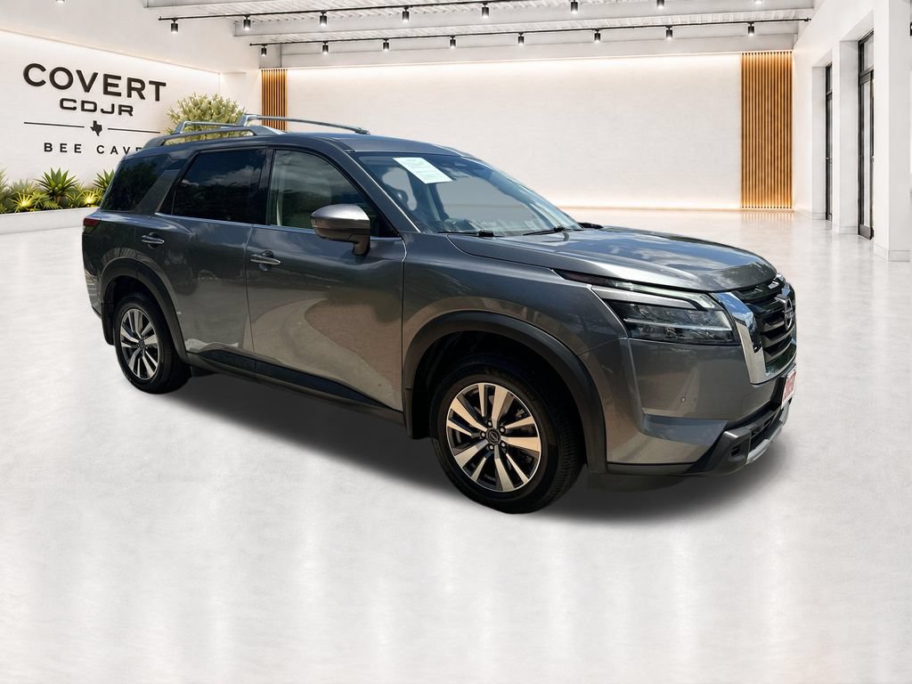 Used 2023 Nissan Pathfinder SL AWD/4WD image 1