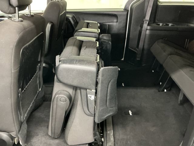 Used 2020 Dodge Grand Caravan SE FWD image 35