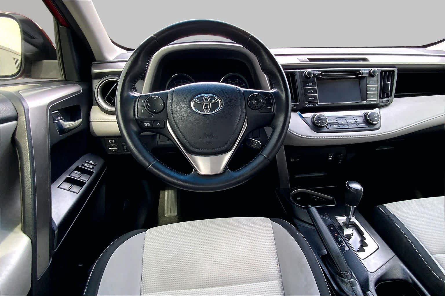 Used 2016 Toyota RAV4 XLE FWD image 6