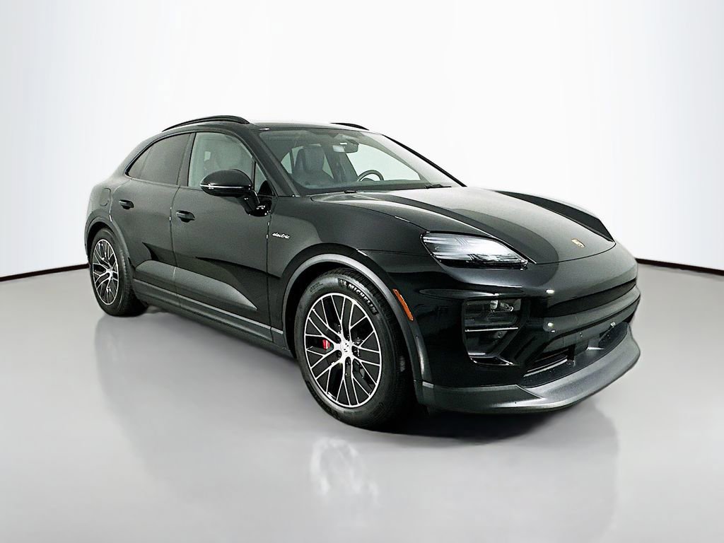 Used 2025 Porsche Macan 4S Electric image 8