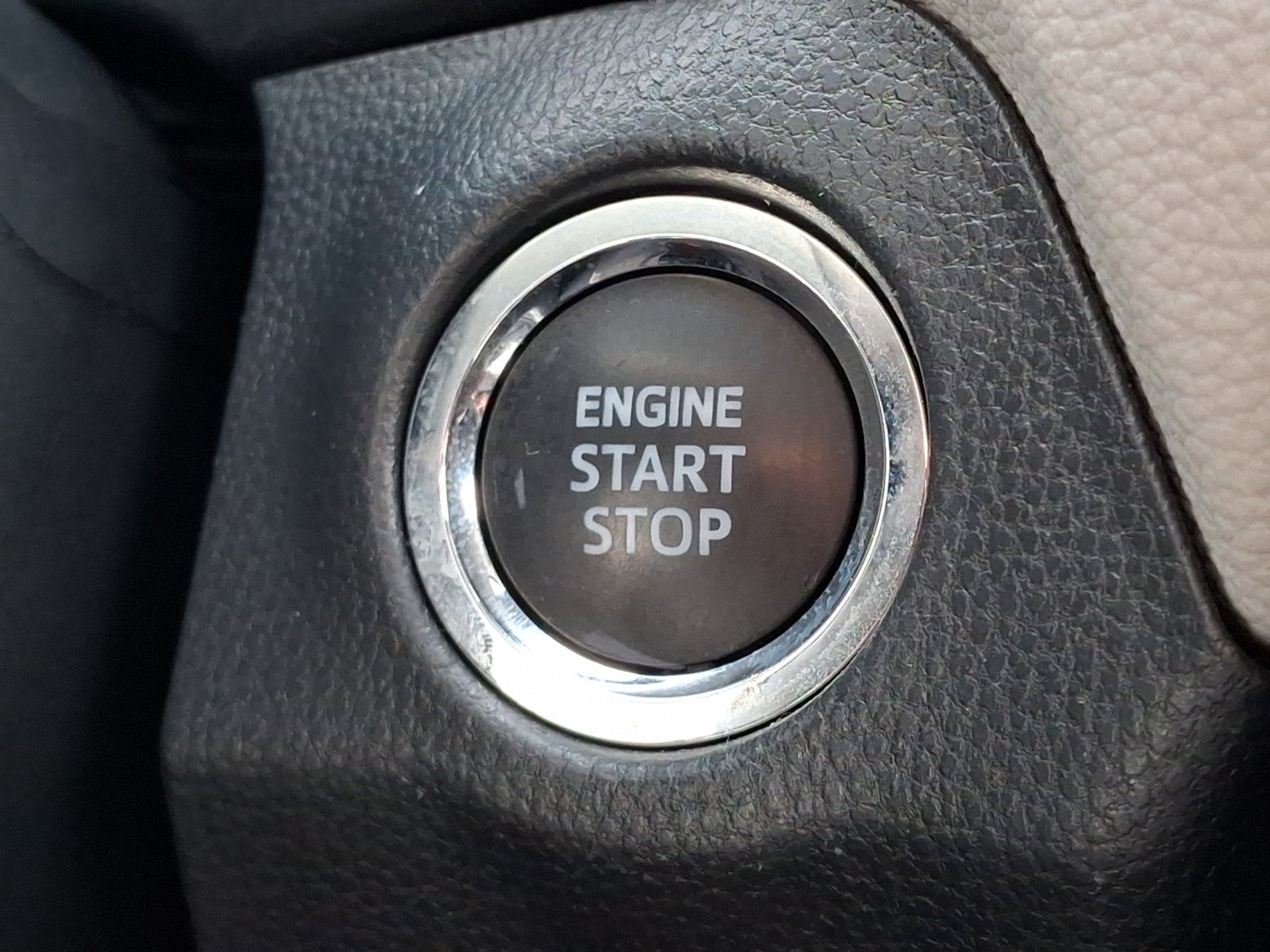 Used 2023 Toyota RAV4 XLE image 28