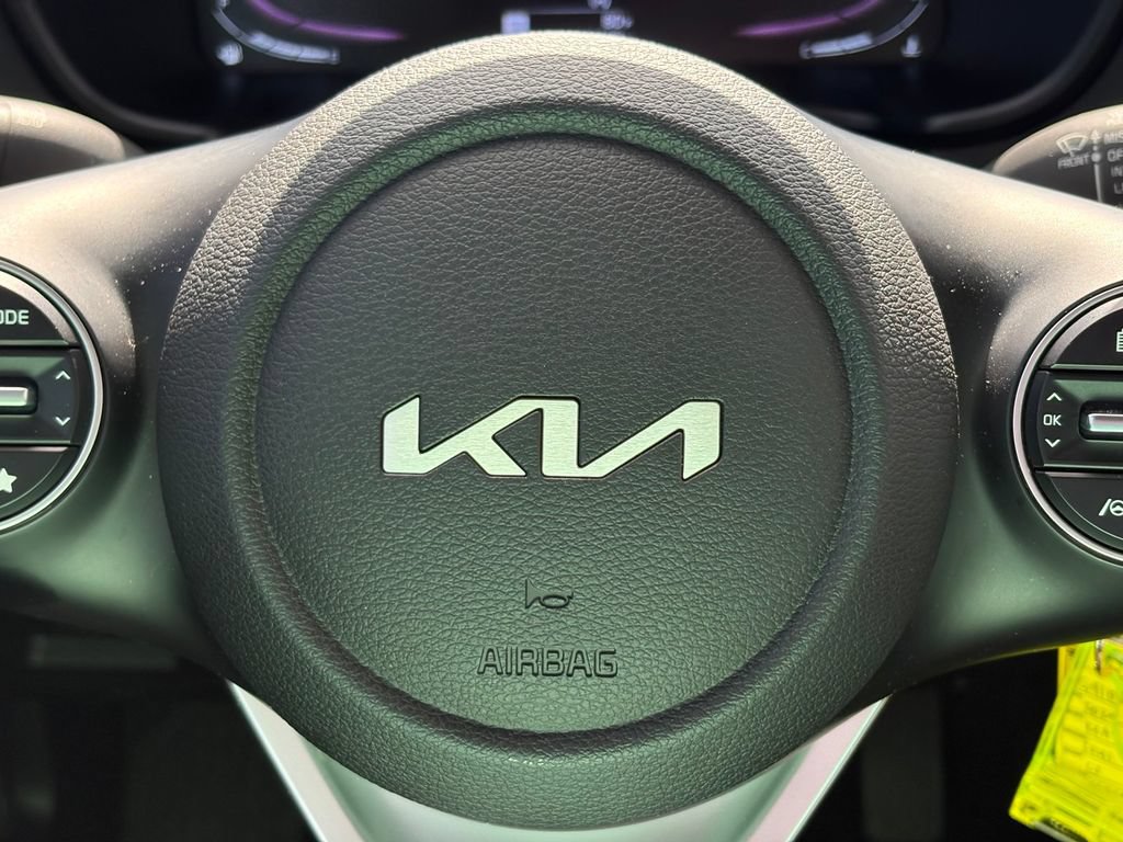 Used 2024 Kia Soul LX w/ Option Group 015 FWD image 21