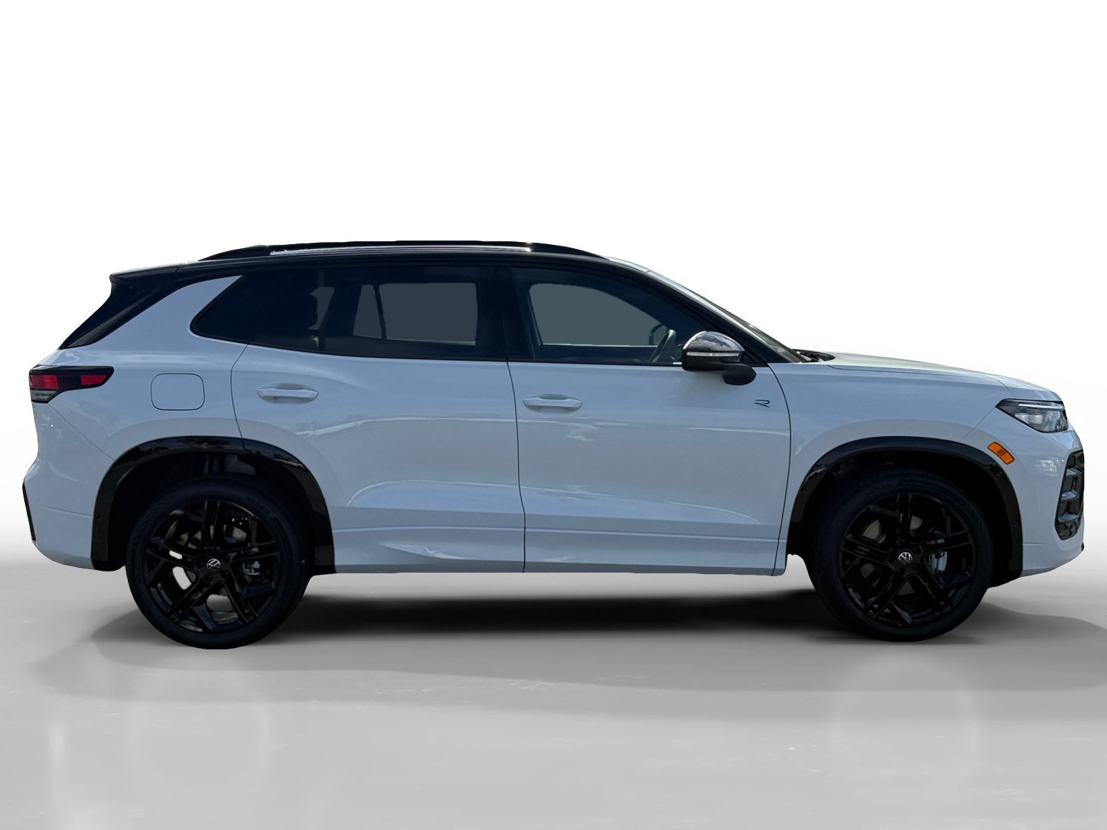 New 2026 Volkswagen Tiguan SE R-Line AWD/4WD image 6