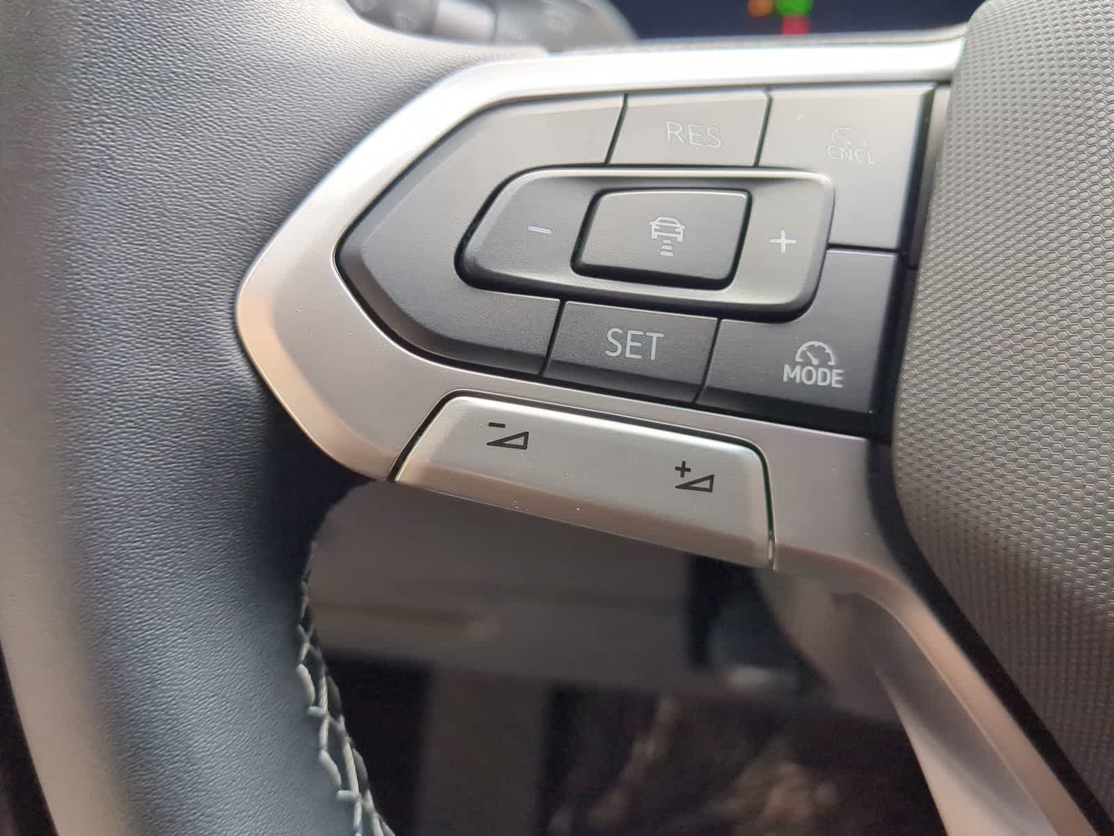 New 2025 Volkswagen Tiguan S FWD image 21