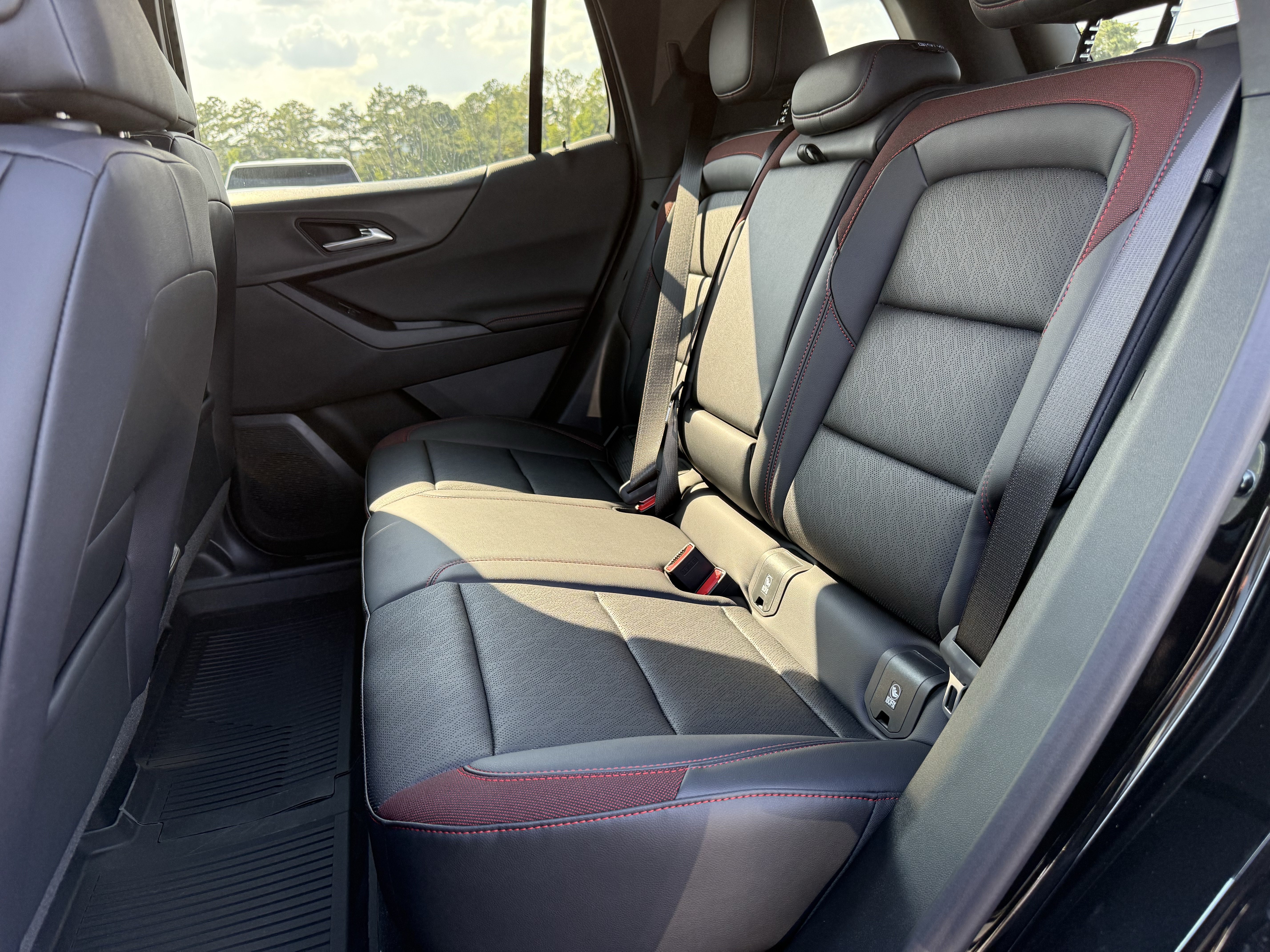 New 2027 Chevrolet Equinox RS FWD image 32