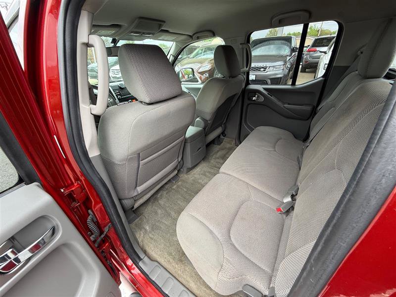 Used 2014 Nissan Frontier SV w/ SV Value Truck Package AWD/4WD image 21