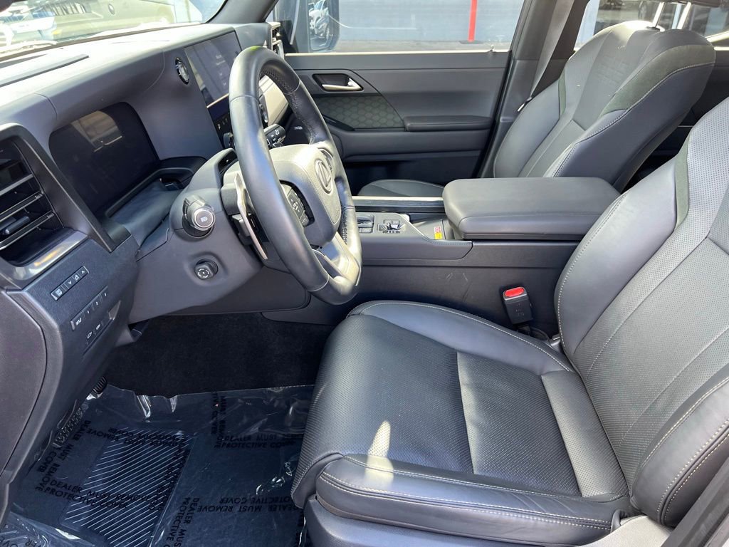 Used 2024 Lexus GX 550 AWD/4WD image 13