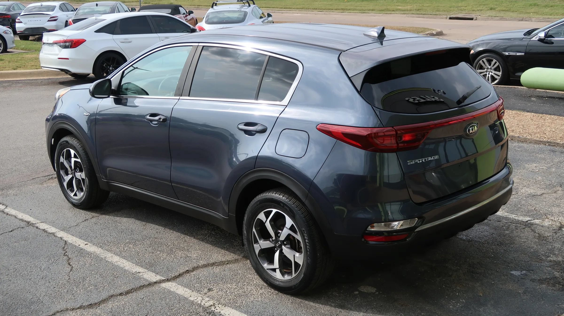 Used 2020 Kia Sportage LX AWD/4WD image 10