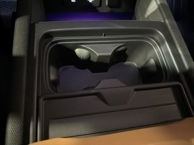 Used 2024 Land Rover Defender 110 X-Dynamic SE image 21