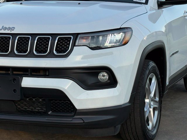 Used 2023 Jeep Compass Latitude w/ Convenience Group AWD/4WD image 11