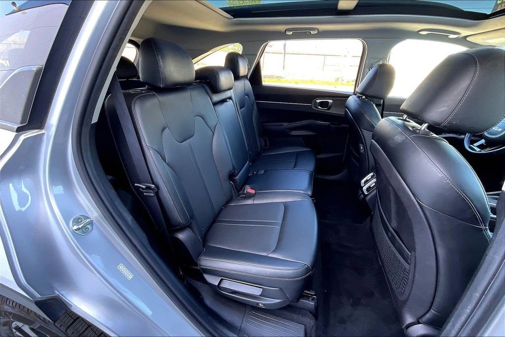 Used 2022 Kia Sorento S w/ Panoramic Sunroof Package image 27