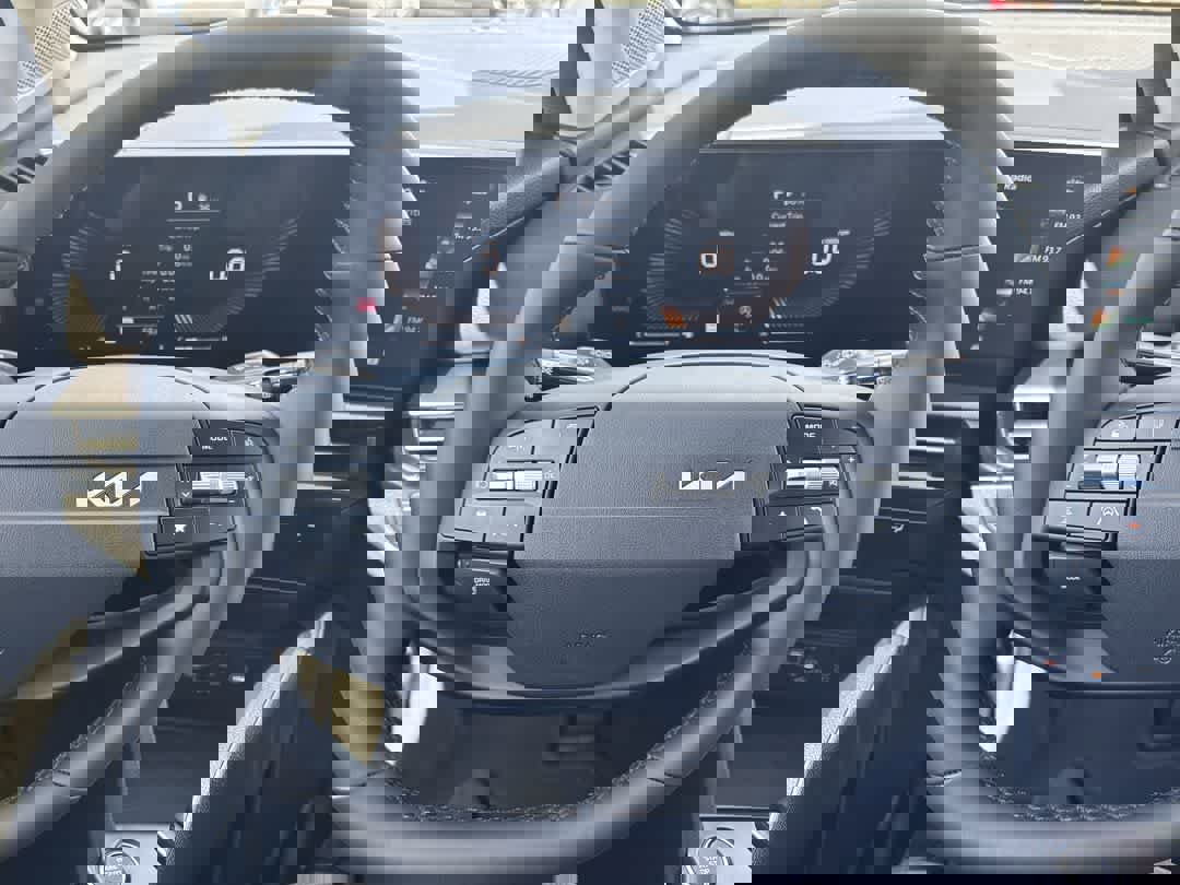 New 2026 Kia Sportage LX image 14