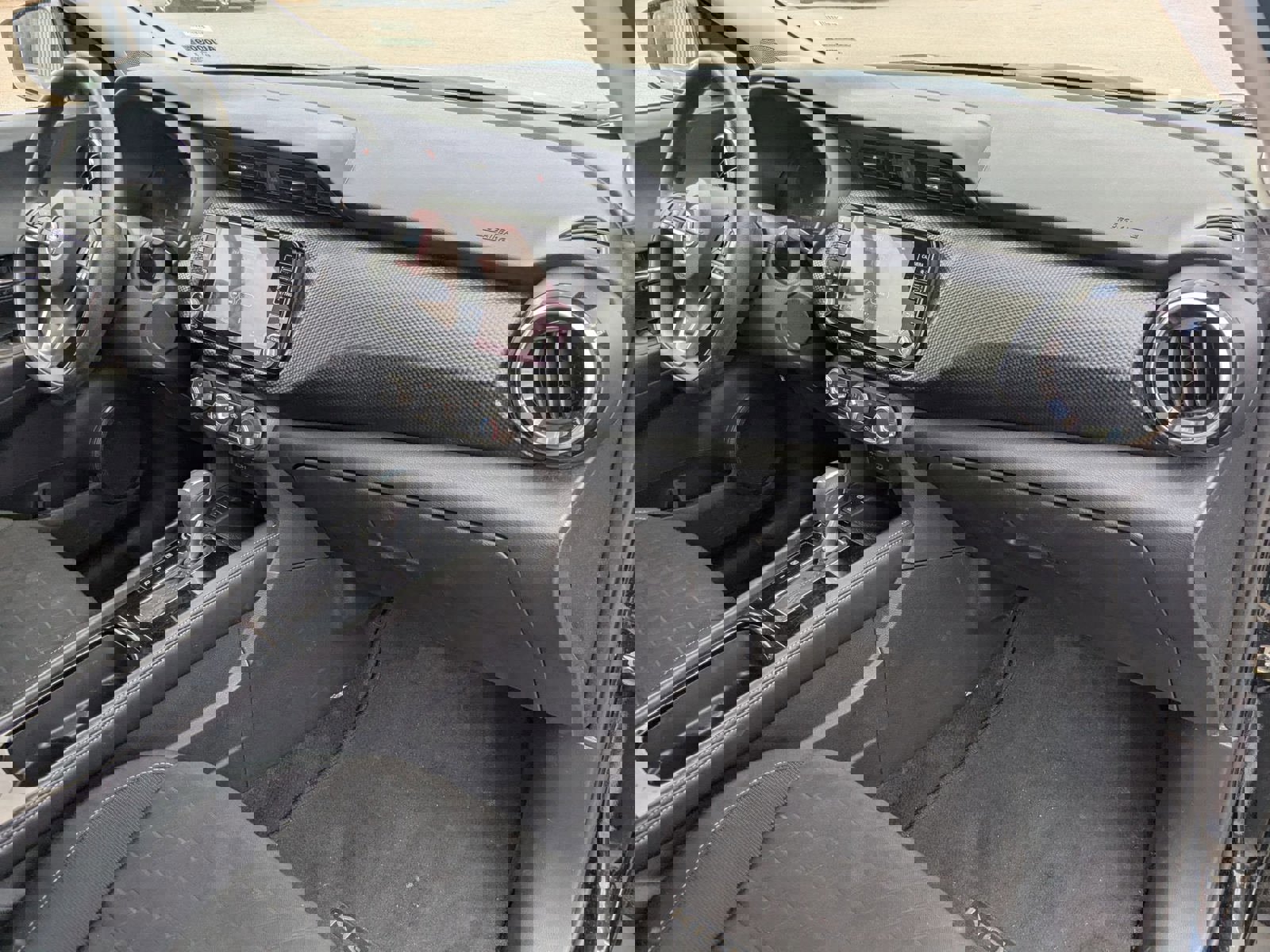 Used 2024 Nissan Kicks SV image 28