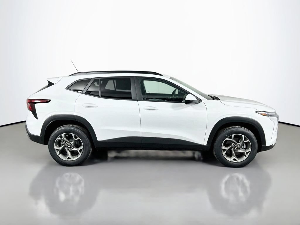 New 2026 Chevrolet Trax LT w/ Driver Confidence Package FWD image 4