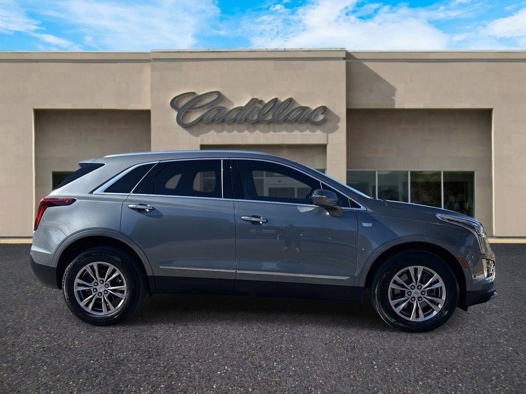 Certified 2022 Cadillac XT5 Premium Luxury w/ Technology Package image 2