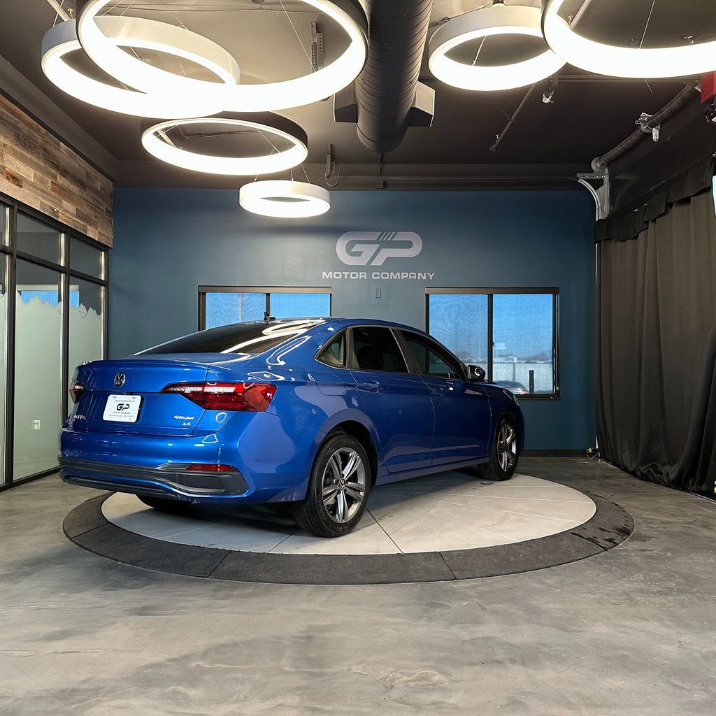 Used 2024 Volkswagen Jetta SE image 3