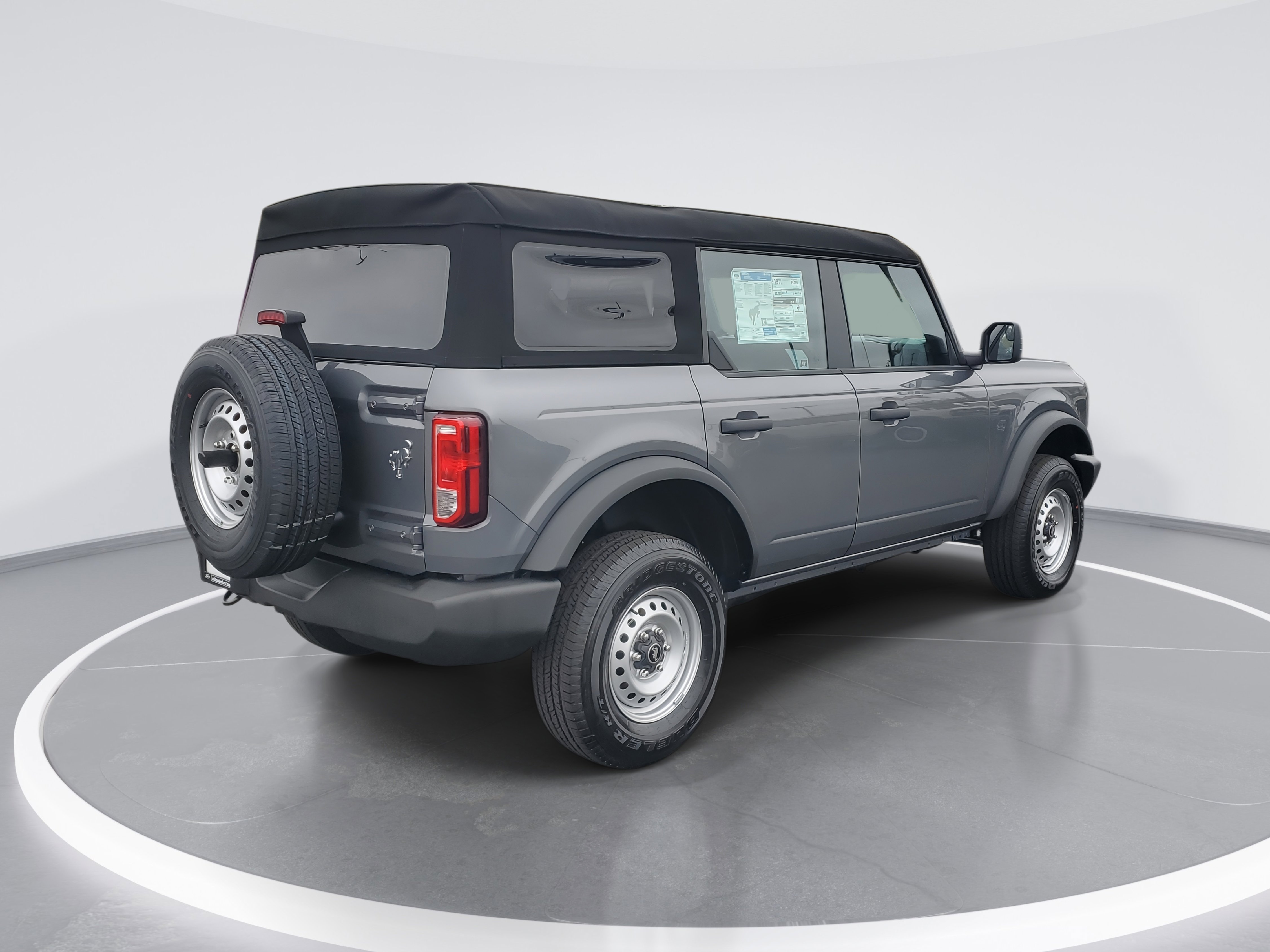 New 2025 Ford Bronco 4-Door image 3