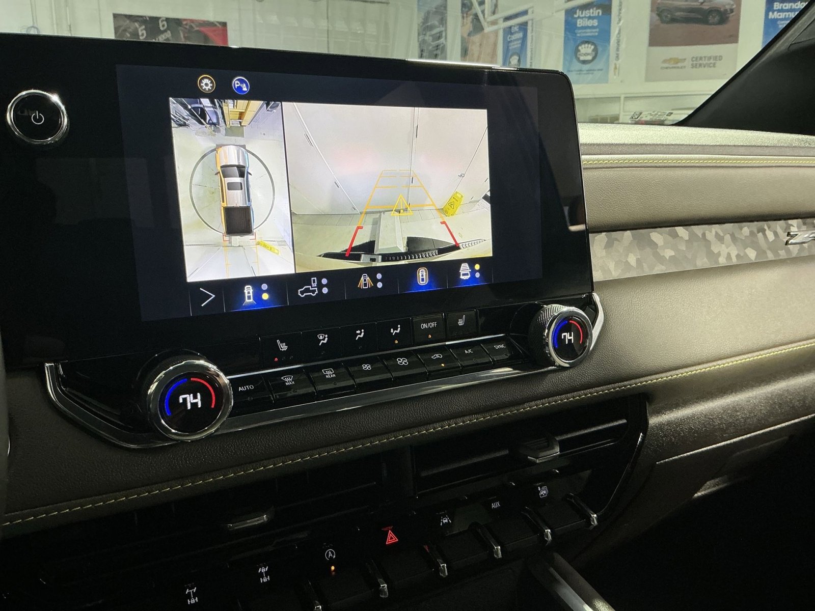 Used 2024 Chevrolet Colorado ZR2 w/ Technology Package image 27